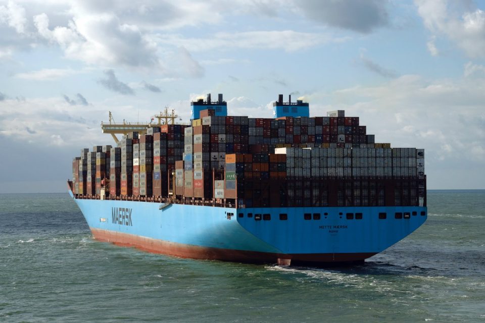 Båttransport fullastad