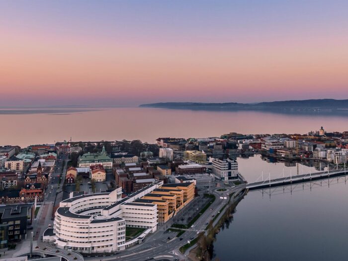 2009 – Öppnar kontor i Jönköping och startar egen Norgetrafik